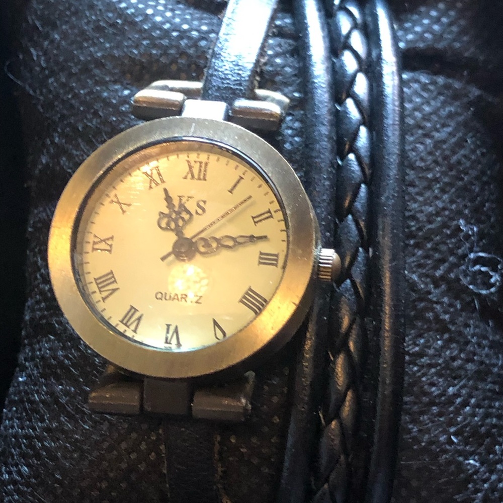 EUC KS woman’s watch Black leather bracelet